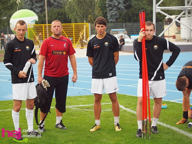 Stal Mielec testowała murawę na nowym stadionie: trening przedmeczowy