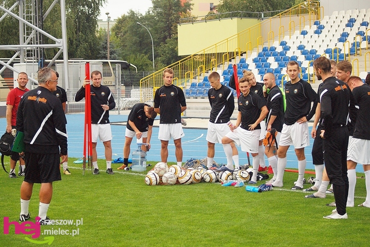 Stal Mielec testowała murawę na nowym stadionie: trening przedmeczowy