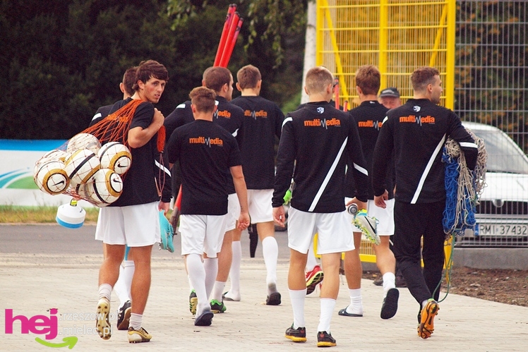 Stal Mielec testowała murawę na nowym stadionie: trening przedmeczowy