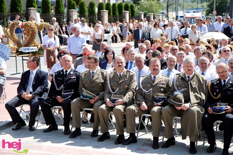 XIII Dożynki Województwa Podkarpackiego: msza polowa przy Bazylice Mniejszej - cz. I