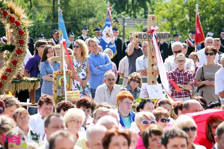 XIII Dożynki Województwa Podkarpackiego: msza polowa przy Bazylice Mniejszej - cz. I