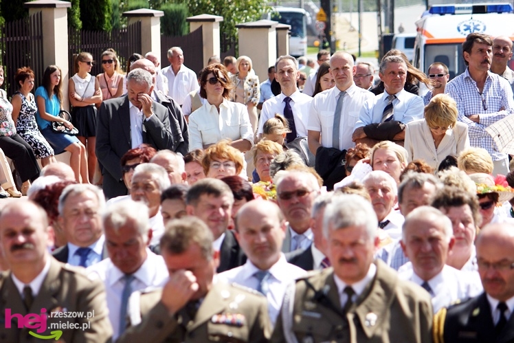 XIII Dożynki Województwa Podkarpackiego: msza polowa przy Bazylice Mniejszej - cz. I