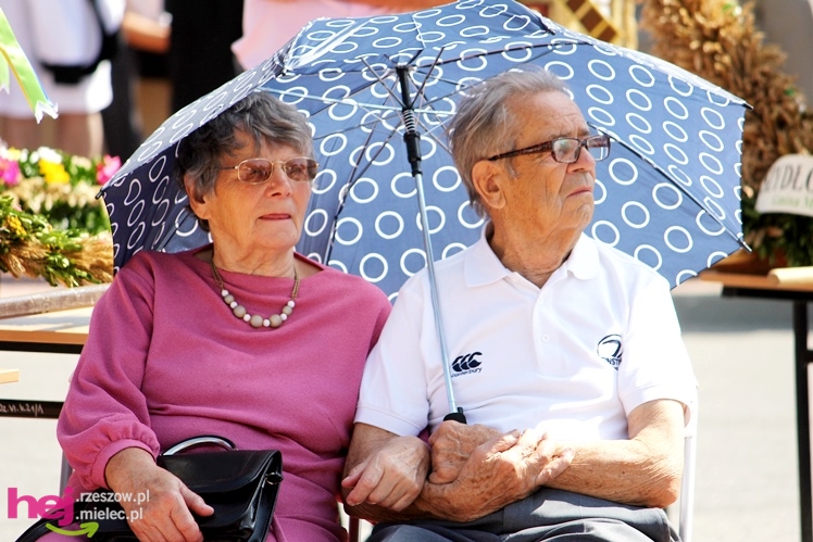 XIII Dożynki Województwa Podkarpackiego: msza polowa przy Bazylice Mniejszej - cz. I