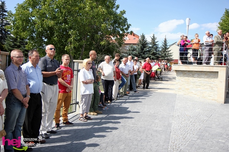 XIII Dożynki Województwa Podkarpackiego: msza polowa przy Bazylice Mniejszej - cz. I