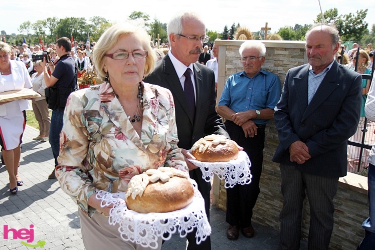 XIII Dożynki Województwa Podkarpackiego: msza polowa przy Bazylice Mniejszej - cz. I