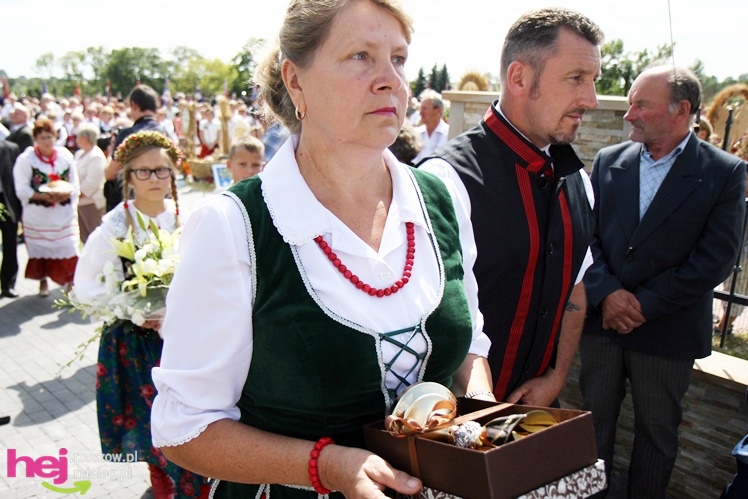 XIII Dożynki Województwa Podkarpackiego: msza polowa przy Bazylice Mniejszej - cz. I