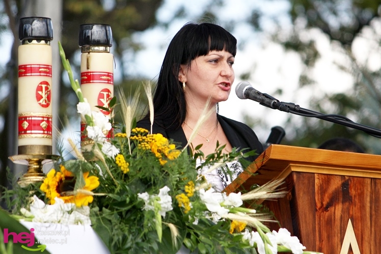 XIII Dożynki Województwa Podkarpackiego: msza polowa przy Bazylice Mniejszej - cz. I