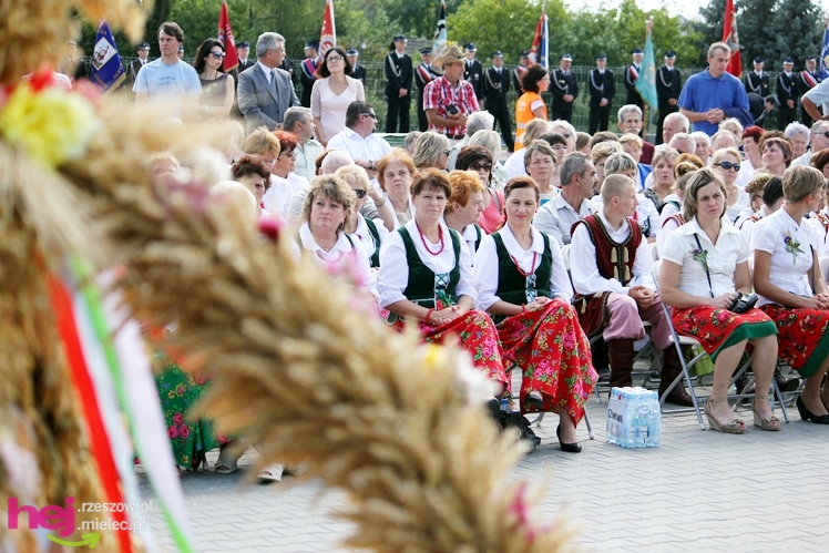 XIII Dożynki Województwa Podkarpackiego: msza polowa przy Bazylice Mniejszej - cz. I