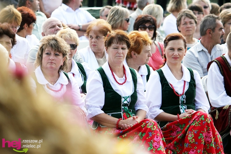XIII Dożynki Województwa Podkarpackiego: msza polowa przy Bazylice Mniejszej - cz. I