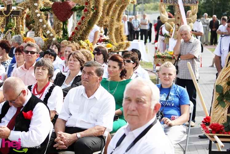 XIII Dożynki Województwa Podkarpackiego: msza polowa przy Bazylice Mniejszej - cz. I