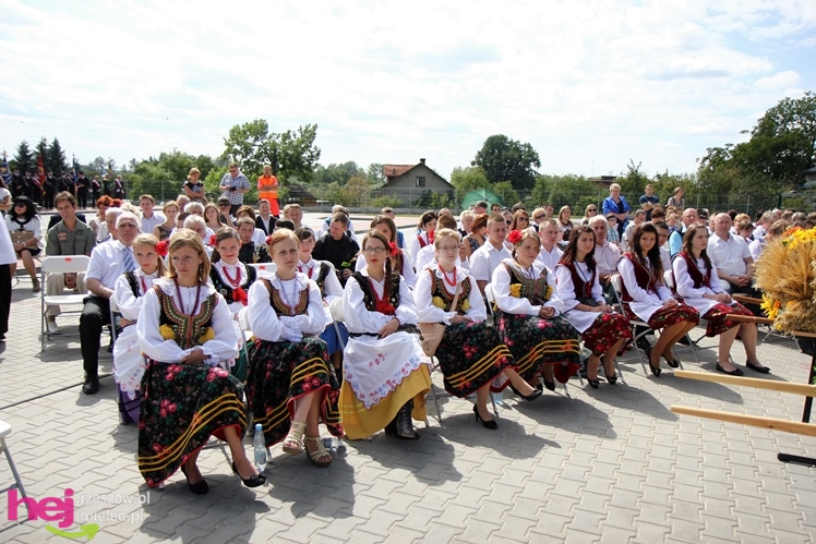 XIII Dożynki Województwa Podkarpackiego: msza polowa przy Bazylice Mniejszej - cz. I
