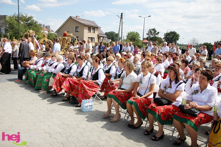XIII Dożynki Województwa Podkarpackiego: msza polowa przy Bazylice Mniejszej - cz. I
