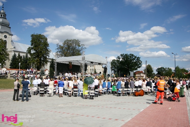 XIII Dożynki Województwa Podkarpackiego: msza polowa przy Bazylice Mniejszej - cz. I