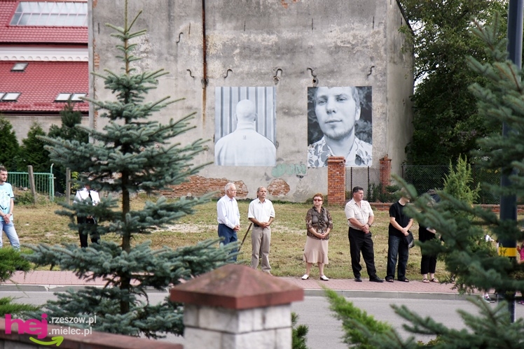 XIII Dożynki Województwa Podkarpackiego: msza polowa przy Bazylice Mniejszej - cz. I