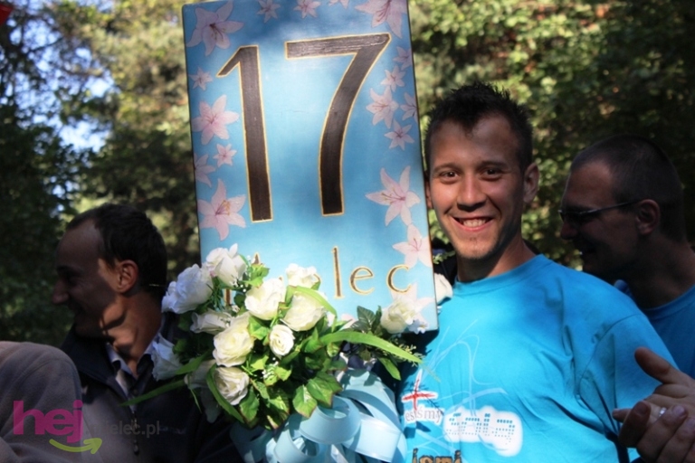 Pielgrzymkowe śpiewy i tańce na Hektarowej