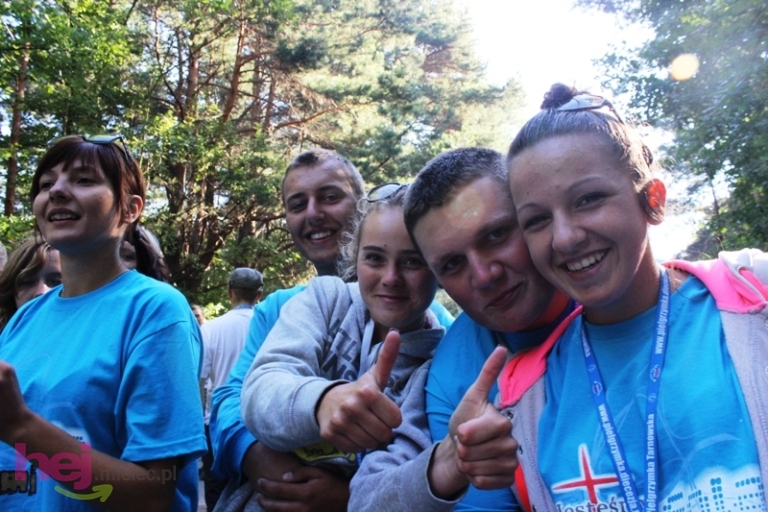 Pielgrzymkowe śpiewy i tańce na Hektarowej