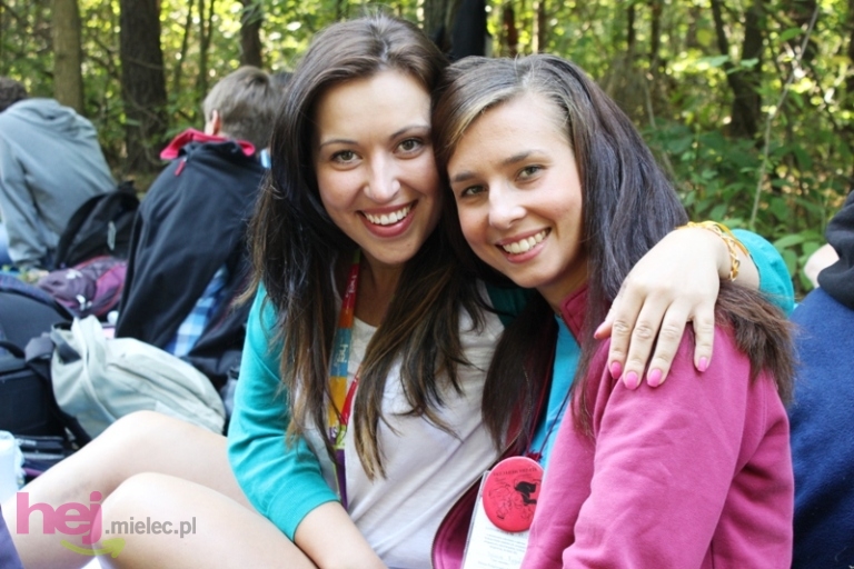 Pielgrzymkowe śpiewy i tańce na Hektarowej