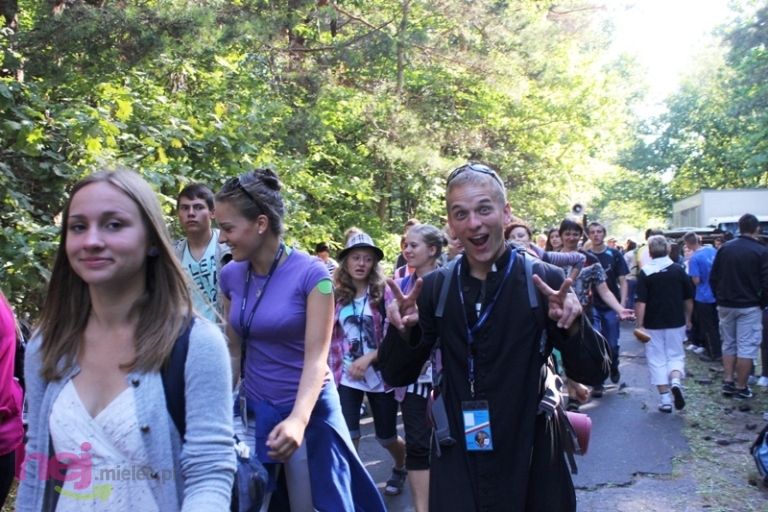 Pielgrzymkowe śpiewy i tańce na Hektarowej