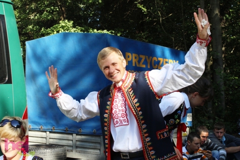 Pielgrzymkowe śpiewy i tańce na Hektarowej