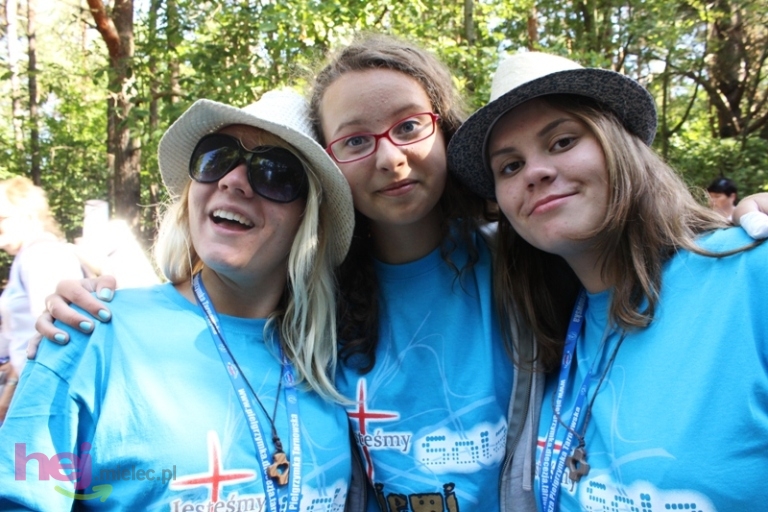 Pielgrzymkowe śpiewy i tańce na Hektarowej