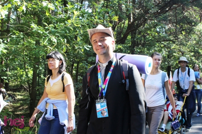 Pielgrzymkowe śpiewy i tańce na Hektarowej