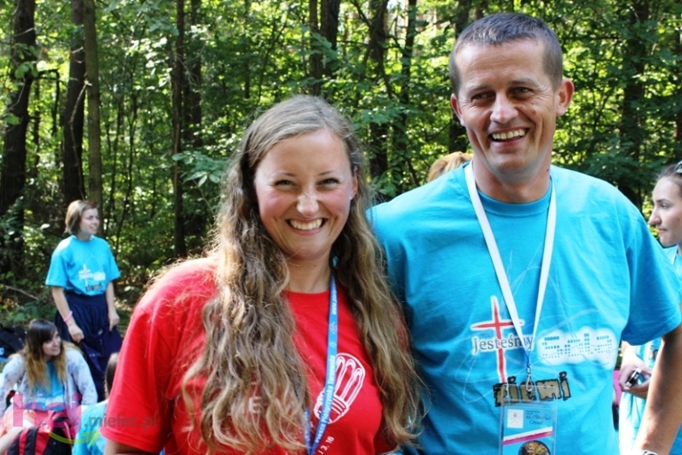 Pielgrzymkowe śpiewy i tańce na Hektarowej