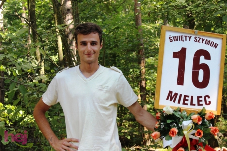 Pielgrzymkowe śpiewy i tańce na Hektarowej