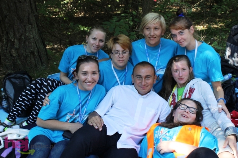 Pielgrzymkowe śpiewy i tańce na Hektarowej