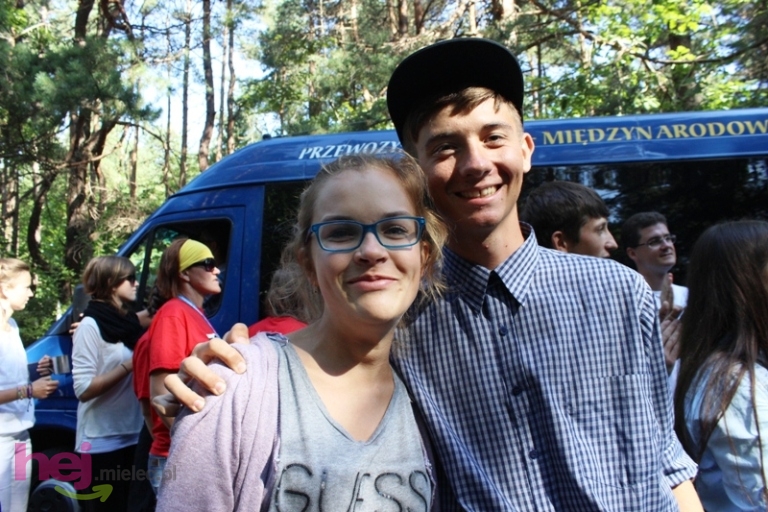 Pielgrzymkowe śpiewy i tańce na Hektarowej