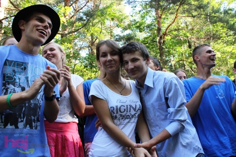 Pielgrzymkowe śpiewy i tańce na Hektarowej