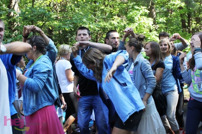 Pielgrzymkowe śpiewy i tańce na Hektarowej