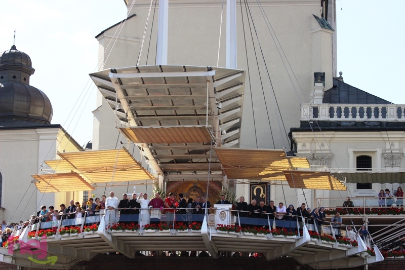 U stóp Matki Boskiej Częstochowskiej