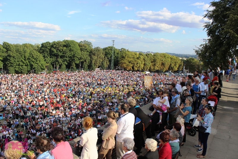 U stóp Matki Boskiej Częstochowskiej