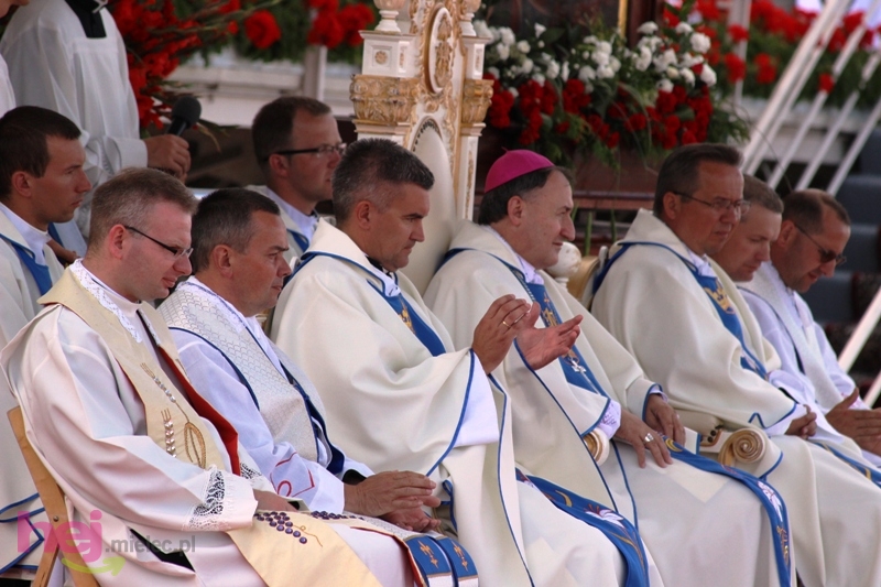 U stóp Matki Boskiej Częstochowskiej