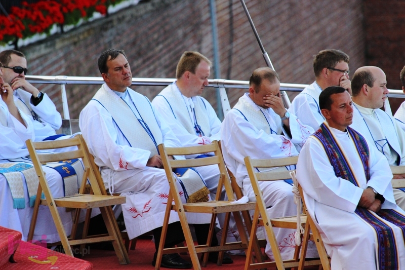 U stóp Matki Boskiej Częstochowskiej