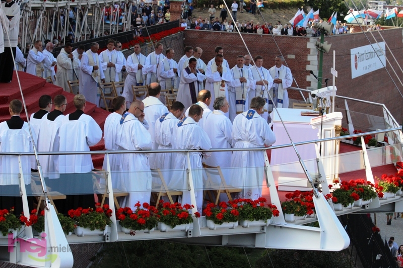 U stóp Matki Boskiej Częstochowskiej