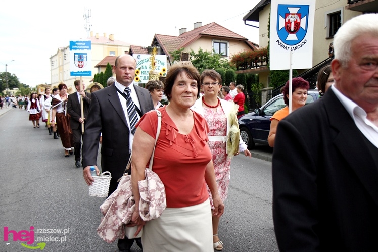 XIII Dożynki Województwa Podkarpackiego: korowód i uroczystosci na Gryfie - cz. II