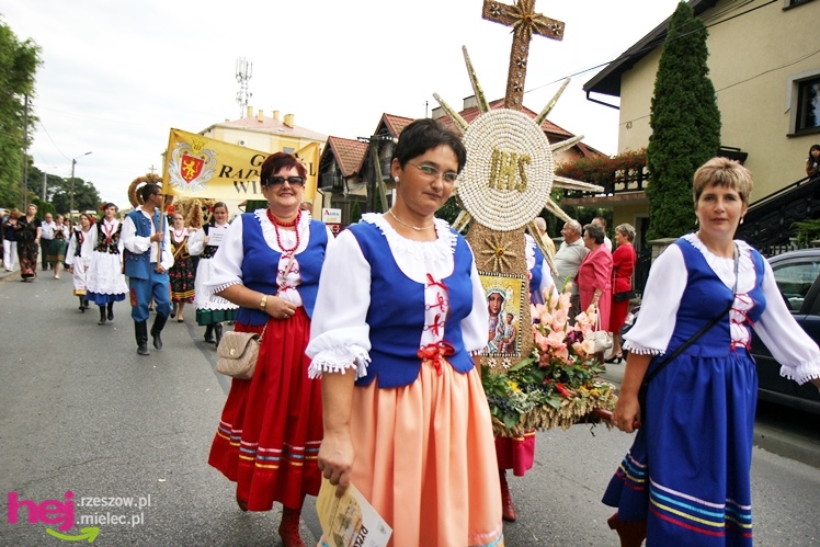 XIII Dożynki Województwa Podkarpackiego: korowód i uroczystosci na Gryfie - cz. II