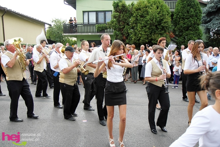 XIII Dożynki Województwa Podkarpackiego: korowód i uroczystosci na Gryfie - cz. II