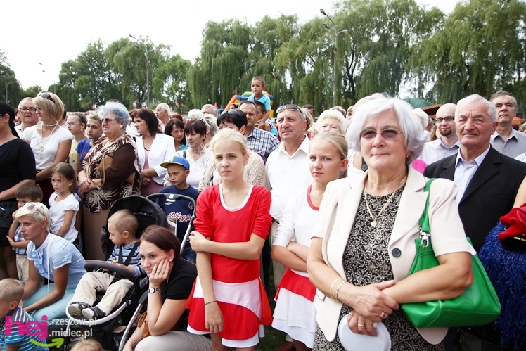 XIII Dożynki Województwa Podkarpackiego: korowód i uroczystosci na Gryfie - cz. II