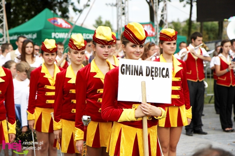 XIII Dożynki Województwa Podkarpackiego: korowód i uroczystosci na Gryfie - cz. II