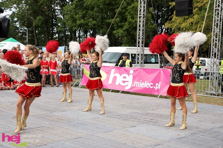 XIII Dożynki Województwa Podkarpackiego: korowód i uroczystosci na Gryfie - cz. II