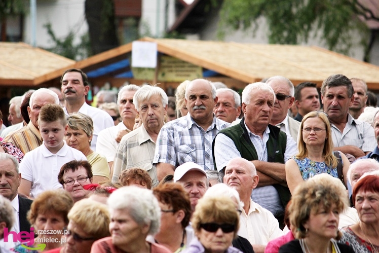 XIII Dożynki Województwa Podkarpackiego: korowód i uroczystosci na Gryfie - cz. II