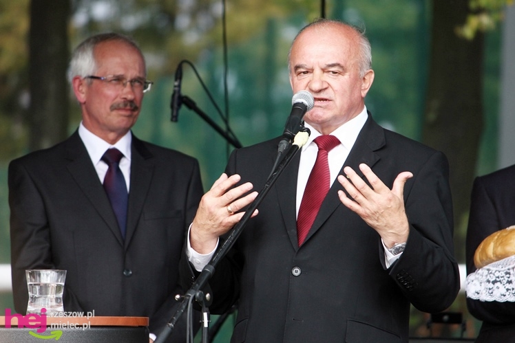 XIII Dożynki Województwa Podkarpackiego: korowód i uroczystosci na Gryfie - cz. II