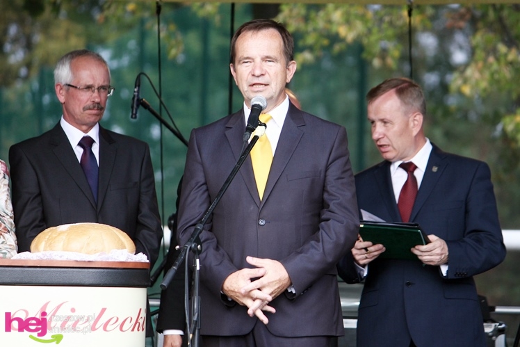 XIII Dożynki Województwa Podkarpackiego: korowód i uroczystosci na Gryfie - cz. II