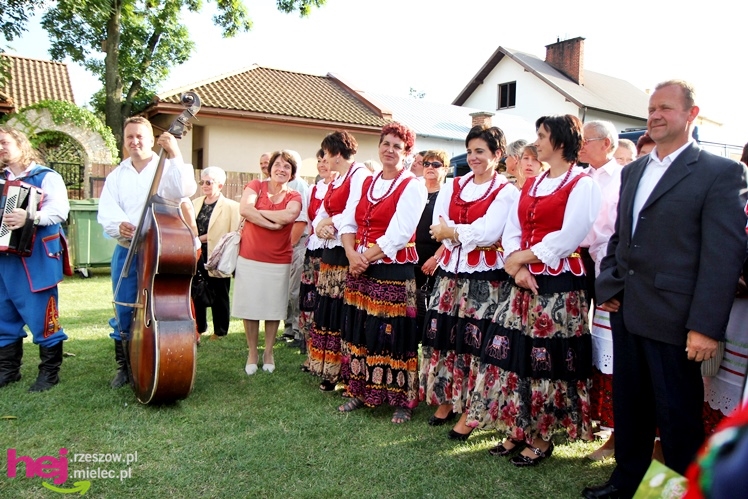 XIII Dożynki Województwa Podkarpackiego: korowód i uroczystosci na Gryfie - cz. II
