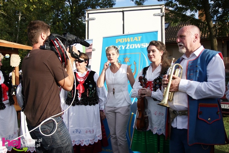 XIII Dożynki Województwa Podkarpackiego: korowód i uroczystosci na Gryfie - cz. II