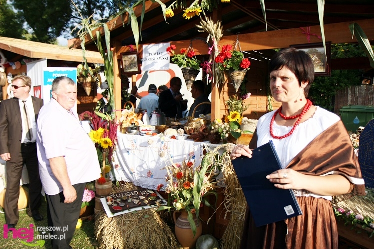 XIII Dożynki Województwa Podkarpackiego: korowód i uroczystosci na Gryfie - cz. II