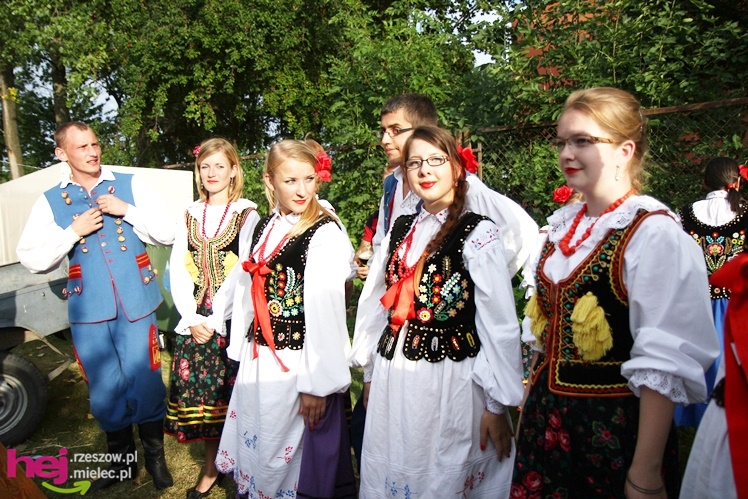 XIII Dożynki Województwa Podkarpackiego: korowód i uroczystosci na Gryfie - cz. II