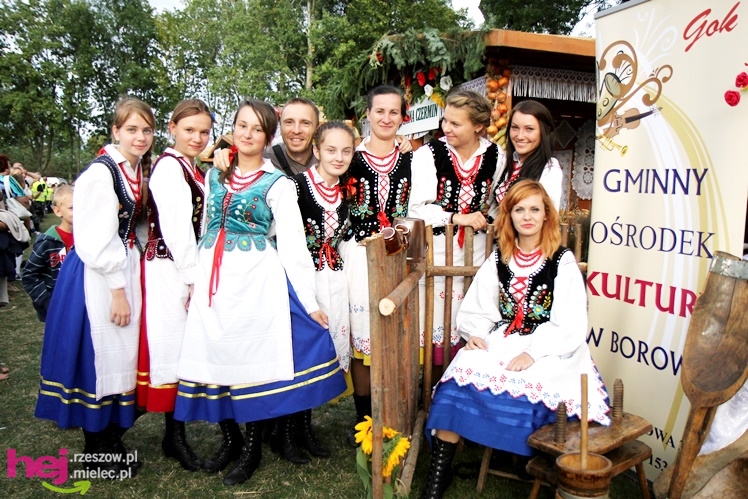 XIII Dożynki Województwa Podkarpackiego: korowód i uroczystosci na Gryfie - cz. II